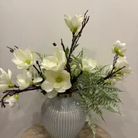 گل و گلدان
