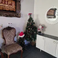 درخت کریسمس بزرگ و کوچک|گل مصنوعی|همدان, |دیوار