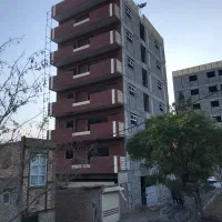 آپارتمان ۴ بر در ارم ۱۲۵ متر طبقه یک