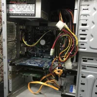 کامپیوتر|رایانه رومیزی|بروجرد, |دیوار