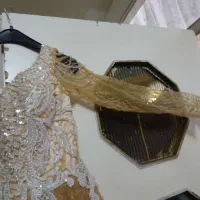 لباس عروس|لباس|رباطکریم, کیکاور|دیوار