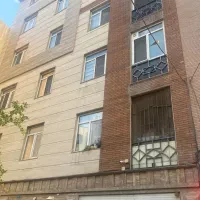 ۸۴ متر / خ استخر /  بوستان غربی فروشنده