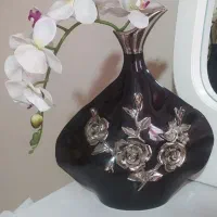 گلدان گل برجسته سرامیک و گل ارکیده