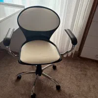 میز تحریر و صندلی گردان|میز تحریر و کامپیوتر|بندر انزلی, آذربایجان|دیوار