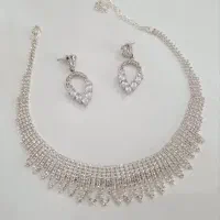 گردنبند وگوشواره رنگ ثابت