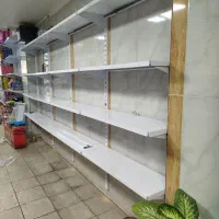 جای حبوباتی شیشه دار و قفسه سوپر مارکتی