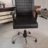صندلی چرخ دار اداری در حد نو نو