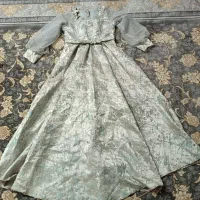 نوری|لباس|سوری, |دیوار