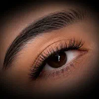 ارائه خدمات مژه