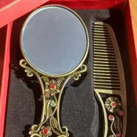 آینه و شانه ی برنجی