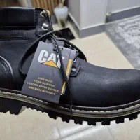 بوت کاترپیلار داخل خز چرم طبیعی گاو|کیف، کفش، کمربند|شاهین‌شهر, خانه کارگر|دیوار