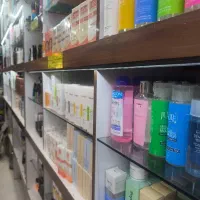 فروشنده حرفه ای و با تجربه آقا عطر و ادکلن