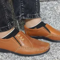 کفش نیوبالانس|کیف، کفش، کمربند|صدرا-فارس, فاز ۱|دیوار