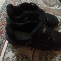 کفش نونو هستش حتی ی بارم پوشیده نشده مشخصه تو عکس