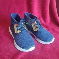 تعدادی کفش|کفش و لباس بچه|بندر گناوه, |دیوار