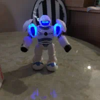 ربات اسباب بازی مدل