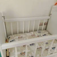 تخت گهواره ای نوزاد تمیز و در حد نو|تخت و صندلی بچه|تهران, شهرک شریفی|دیوار