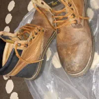 تعدادی وسایل. کفش. کوئل. و کالسکه