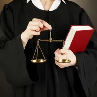 وکیل پایه یک خانواده / طلاق/ مهریه / حضانت فرزند