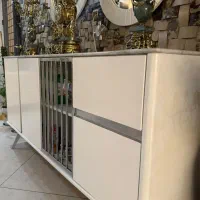 آینه و کنسول شیک و تمیز