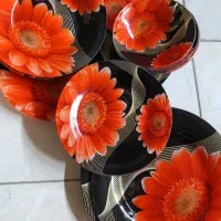 سرویس گل قرمز