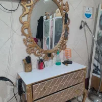 ویترین  شیک و صندلی  ارایشگاه|آرایشگاه و سالن‌های زیبایی|چهاردانگه (تهران), |دیوار