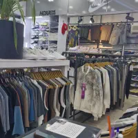 به یک همکار خانم جهت همکاری درفروشگاه ورزشی