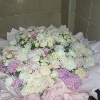 دسته گل طبیعی به دلیل نداشتن جا