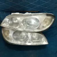 یک جفت چراغ ماکسیما چراغ جلو ماکسیما دپو تایوان