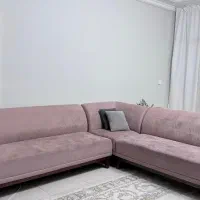 مبل ال مینیمال همراه با گل میز