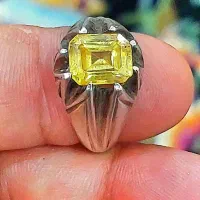 دو عدد انگشتر یاقوت زرد و آبی