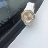 ساعت ظریف وشیک مدل چنل قیمت پایین گزاشتم دلیل داره