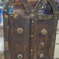 آینه با طرح درب قدیمی