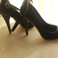 کفش مجلسی|کیف، کفش، کمربند|اسفراین, |دیوار