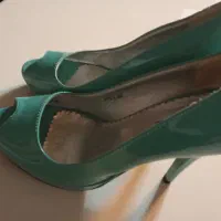 کفش مجلسی|کیف، کفش، کمربند|میانه, |دیوار