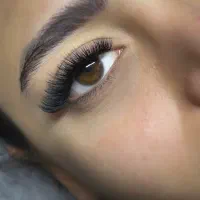 خدمات و آموزش صفر تا صد اکستنشن مژه و لیفت