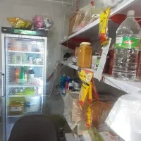 یک عدد یخچال در حد نو و قفسه تمیز