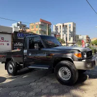 تویوتا وانت لندکروز