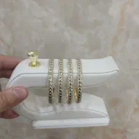 طلا و جواهری