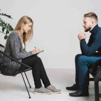 مشاوره تلفنی توسط کارشناس خانم
