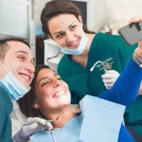 بازاریاب حوزه دندان پزشکی