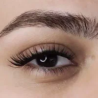 کاشت مژه فقط ۱۵۰