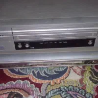 یک دستگاه ویدئوال جی ویک دستگاه دی وی دی