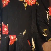 پیراهن شاهزاده‌ای مشکی با گل‌های سرخ اوج زیبایی