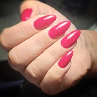 خدمات کاشت ناخن