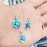 آویز گردنی نقره زنونه نگینهای فیروزه و معدنی|جواهرات|نیشابور, محله میدان باغات|دیوار