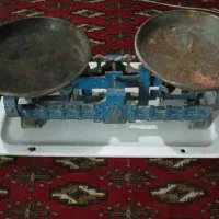 ترازوی قدیمی صدساله چدنی