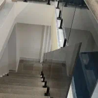 تولیدواجراانواع شیشه درب اتومات کرکره|خدمات پیشه و مهارت|قشم, |دیوار