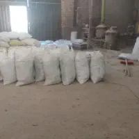 خرید و تمیز کردن زیر شیروانی کود .کبوتر سوله فضله