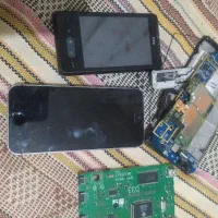 گوشی خراب و قطعات جانبی